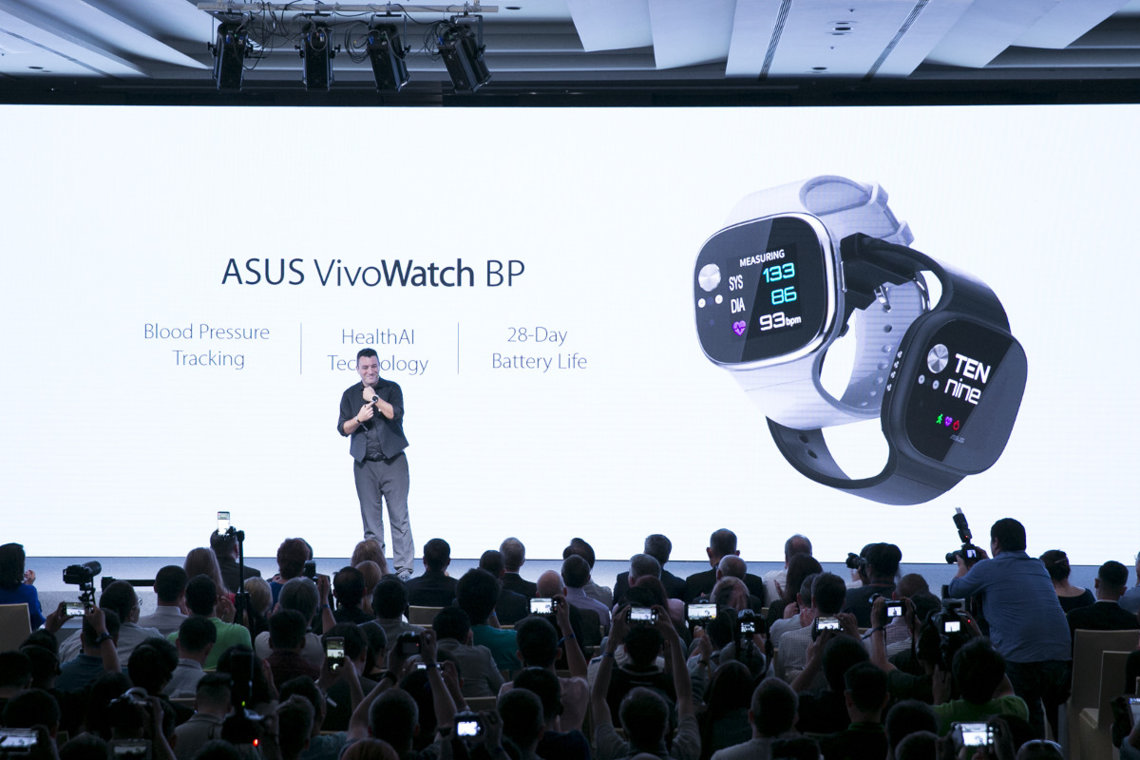 [Computex 2018]
ASUS chính thức ra mắt VivoWatch BP, smartwatch đầu tiên có
khả năng theo dõi huyết áp người dùng, giá chỉ 169 USD