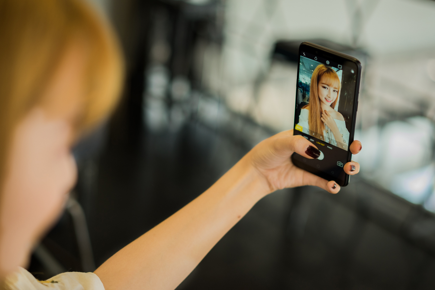 Đánh giá OPPO F5
Youth:
Mang camera AI đến gần hơn với người tiêu dùng