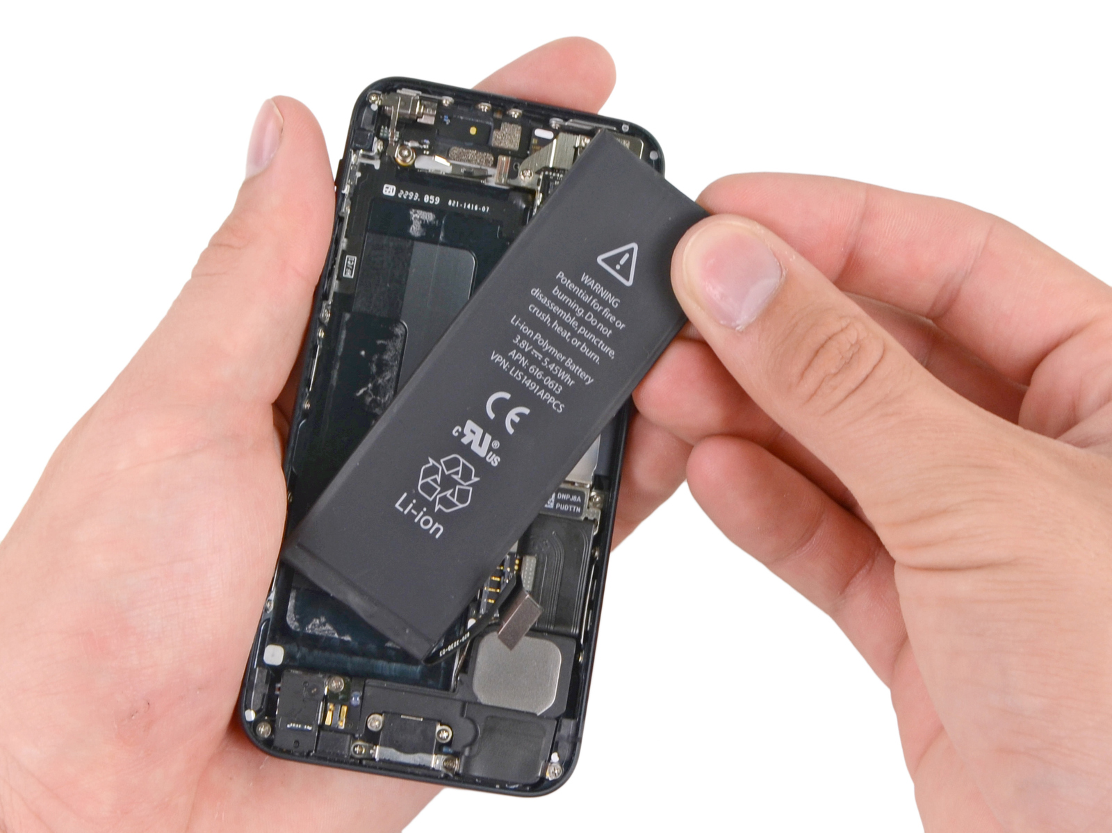 Apple thừa nhận làm
chậm
iPhone khi pin 