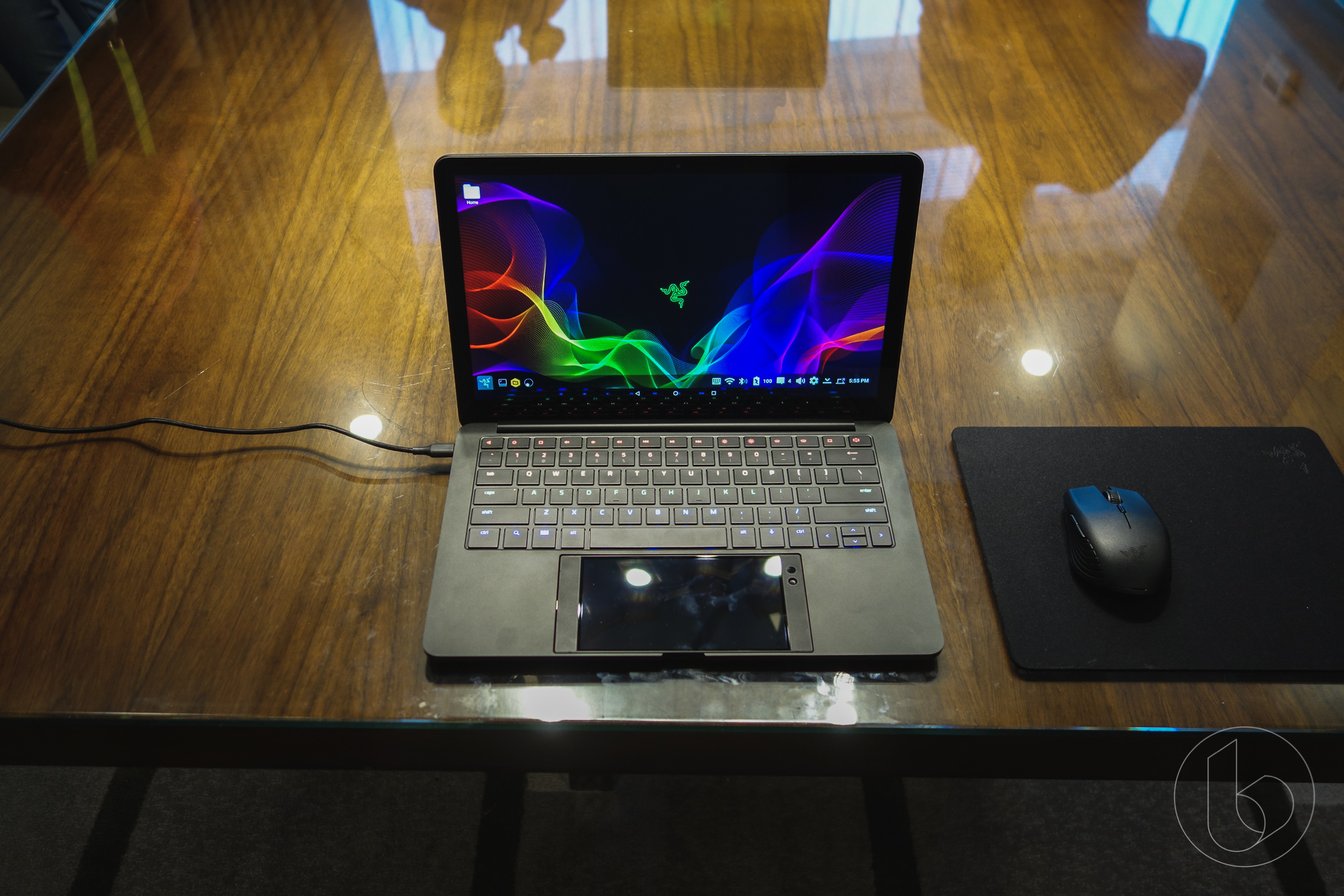 [CES 2018] Razer vén màn dự
án Linda: Thế hệ laptop của tương lai