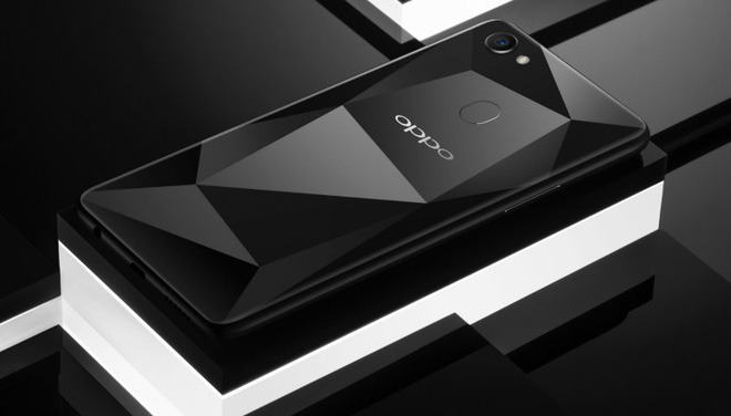 OPPO F7 Diamond
Black Special Edition trình làng, thiết kế nổi bật, 6GB RAM,
giá 412 USD