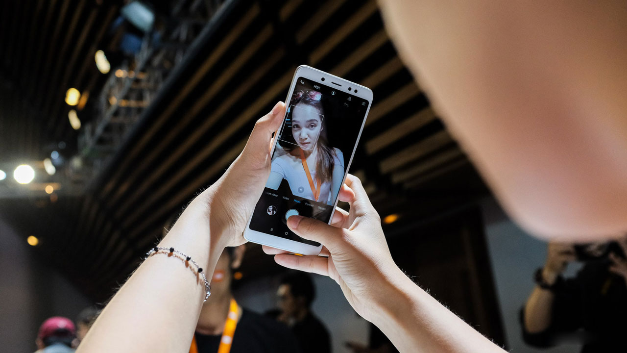 Xiaomi ra mắt Redmi
Note 5 và Mi MIX 2S tại Việt Nam: Camera kép, giá từ 4,790
triệu đồng