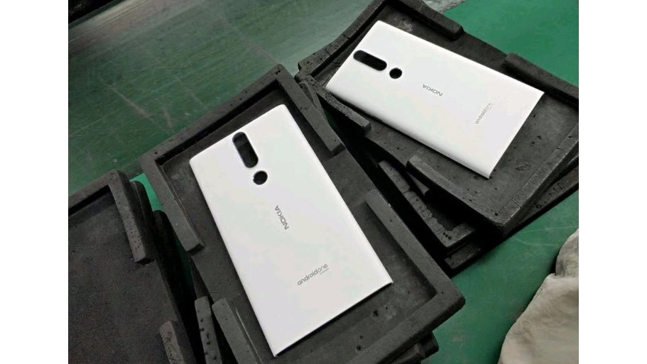 Rò rỉ mặt lưng của
chiếc Nokia Android One mới với thiết kế gợi nhớ các mẫu
Lumia