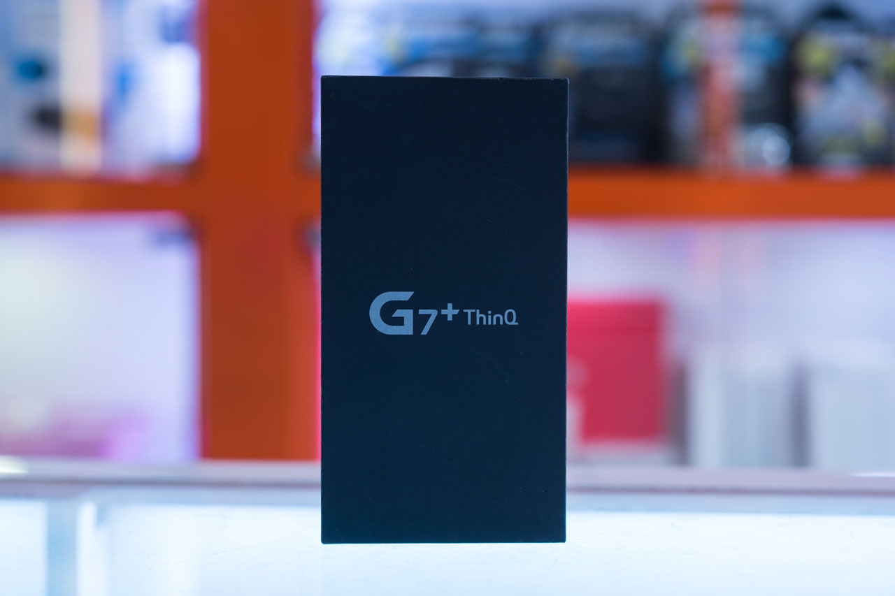 Mở hộp LG G7+ ThinQ vừa về Việt Nam, giá khoảng
19 triệu đồng