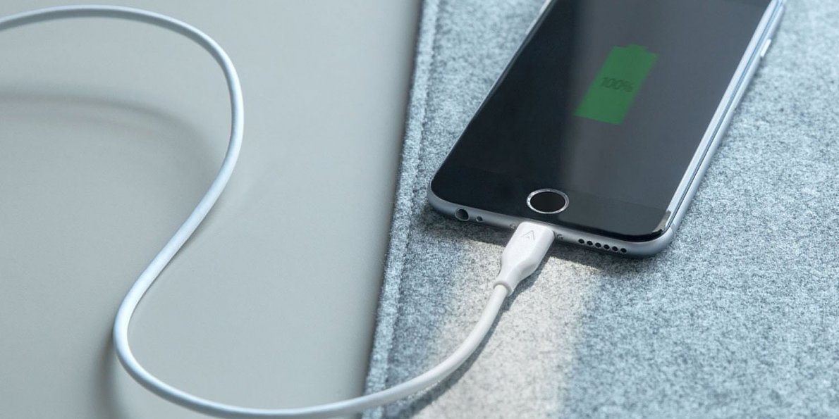 Người dùng than phiền iPhone thế hệ cũ gặp vấn đề
hao pin khi cập nhật iOS 11.4