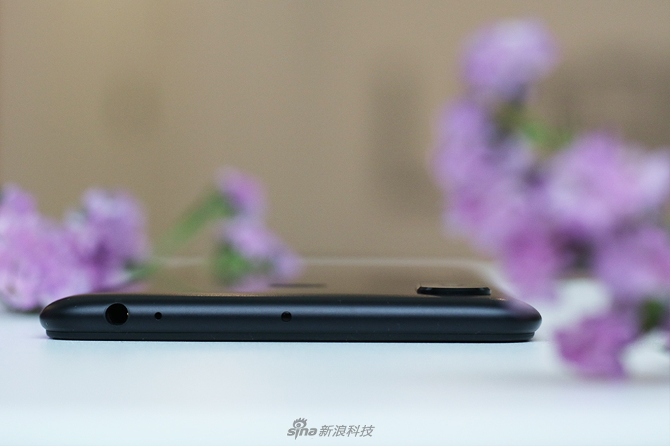 Xiaomi chính thức ra mắt Mi Max 3 với màn hình
6.9 inch, Snapdragon 636, pin 5500mAh, giá từ 5.8 triệu