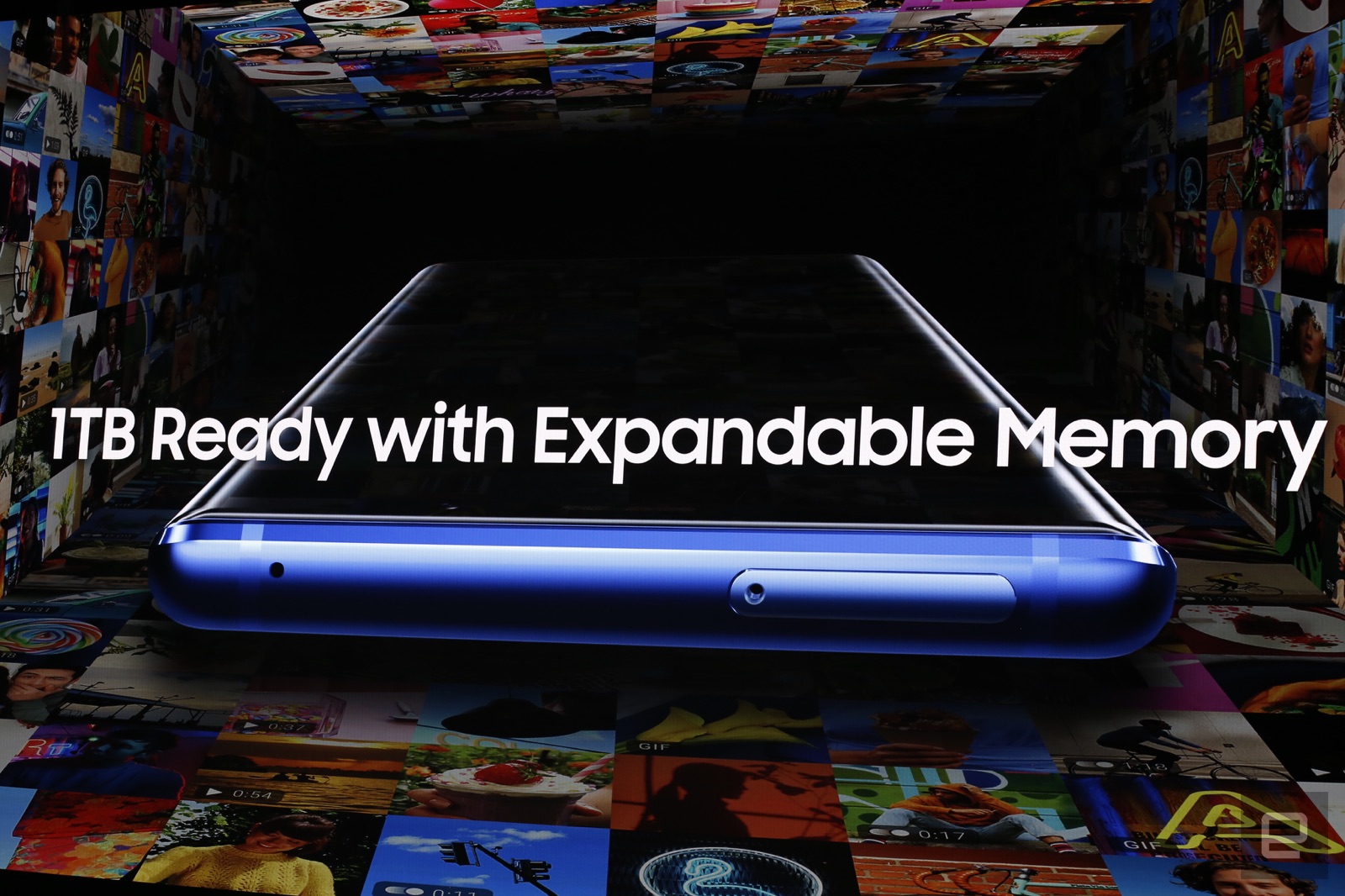 Samsung Galaxy Note 9 chính thức được ra mắt với
Snapdragon 845, 8GB RAM, bút S Pen mới, giá từ 24.5 triệu