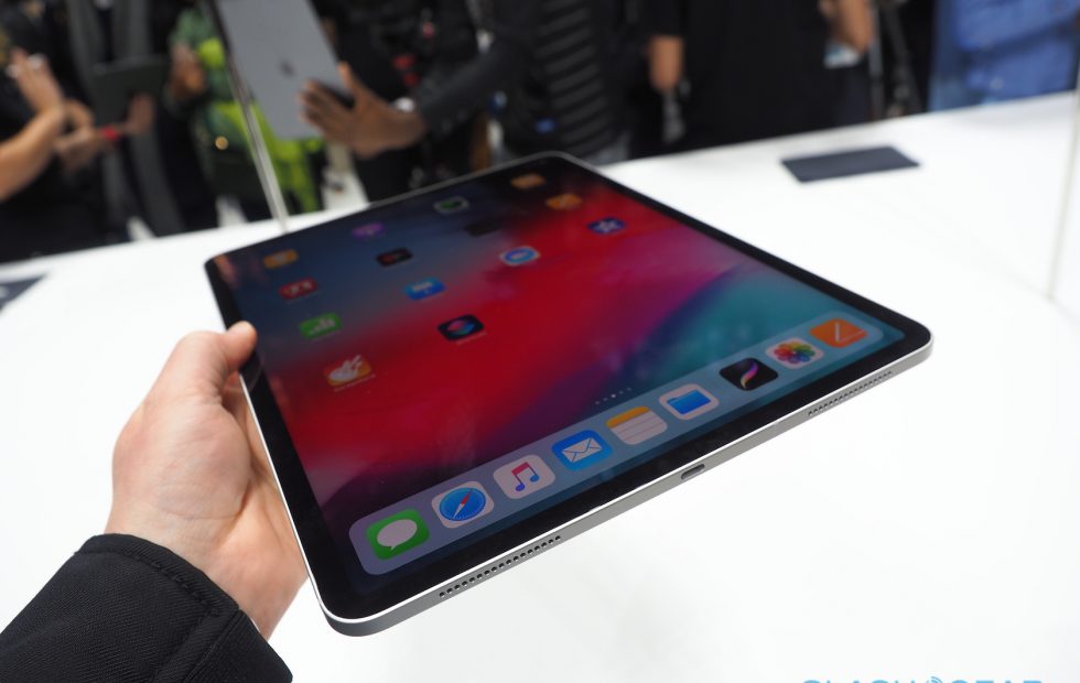 Apple trình làng bộ đôi iPad Pro mới: Thiết kế
mới với viền siêu mỏng, Face ID, Chíp A12X Bionic, Pencil
mới có sạc không dây...