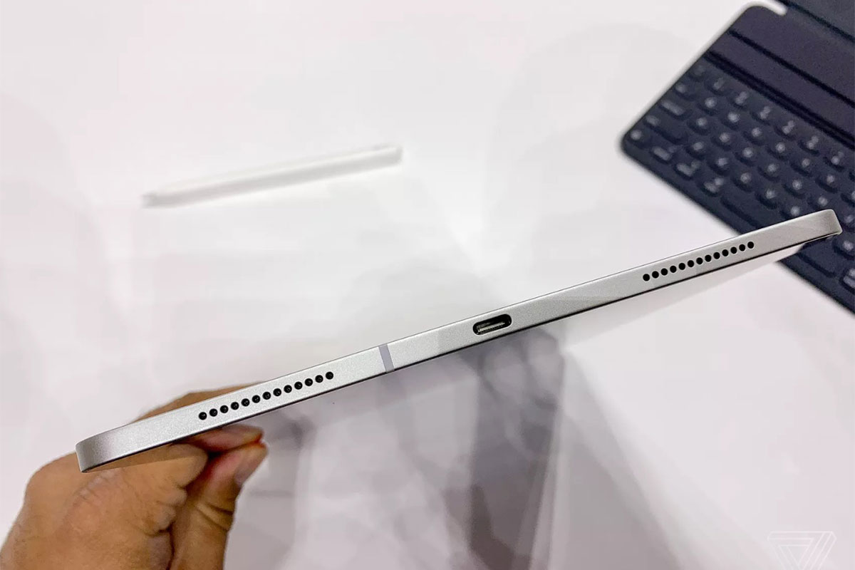 Apple trình làng bộ đôi iPad Pro mới: Thiết kế
mới với viền siêu mỏng, Face ID, Chíp A12X Bionic, Pencil
mới có sạc không dây...
