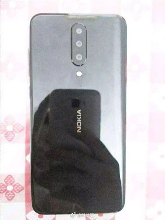 Smartphone Nokia bí
ẩn lộ diện, màn hình tràn cạnh trên, không tai thỏ, 3 camera
sau