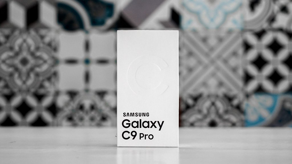 Mở hộp Galaxy C9 Pro chính hãng: Màn hình 6 inch, RAM 6GB giá 11.490.000VNĐ