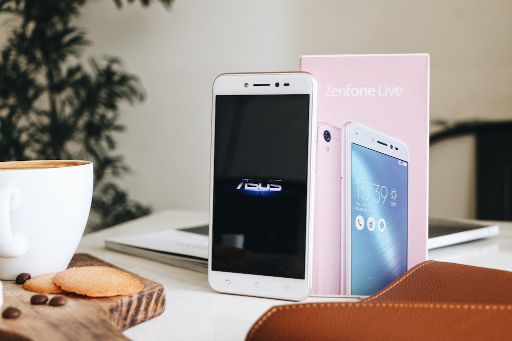 ASUS ra mắt ZenFone Live: smartphone chuyên livestream với chế độ làm đẹp thời gian thật