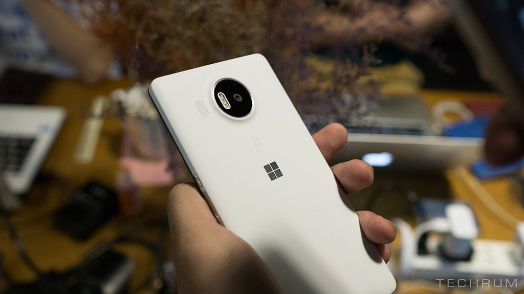 Satya Nadella: Sẽ có các mẫu điện thoại mới từ Microsoft khác biệt hoàn toàn với điện thoại ngày nay