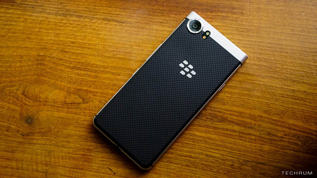 BlackBerry Krypton: Hình ảnh mặt lưng smartphone thuần cảm ứng mới của Dâu Đen