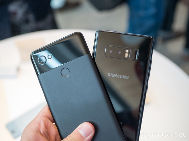 So sánh Samsung Galaxy Note8 và Google Pixel 2 XL: ai mới xứng làm vua thế giới Android?