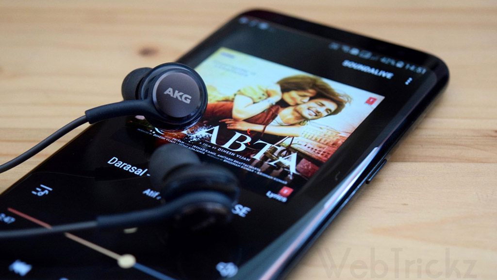 Samsung Galaxy S9 sẽ đi kèm tai nghe Bluetooth AKG mới khi bán ra, camera chống lóa, vẫn còn jack cắm tai nghe 3.5mm