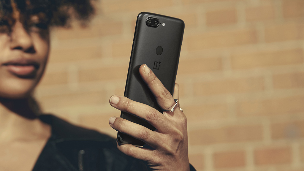 OnePlus 5T chính
thức ra
mắt với màn hình 18:9, camera mới, giá tương tương 11.3
triệu đồng