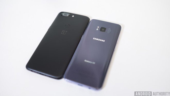 OnePlus 5T vs Samsung Galaxy S8: cùng đặt lên bàn cân xem smartphone nào tốt hơn?