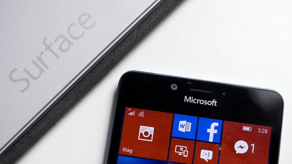 Dự án Surface Phone
của
Microsoft đã bị hủy bỏ để bắt đầu Andromeda
