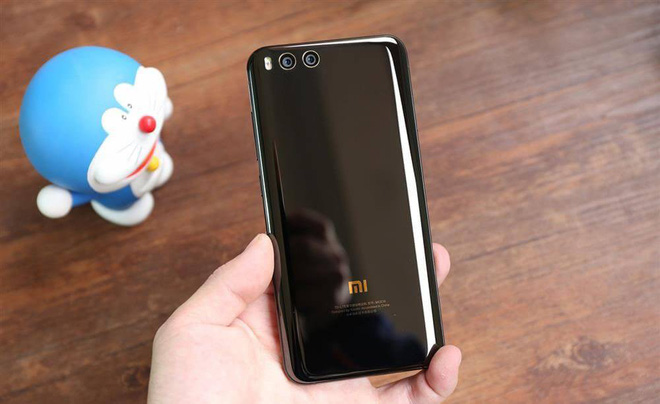 Xiaomi chính thức xác nhận sẽ có sạc không dây trên Mi 7, tính năng người dùng Xiaomi ngóng đợi từ lâu