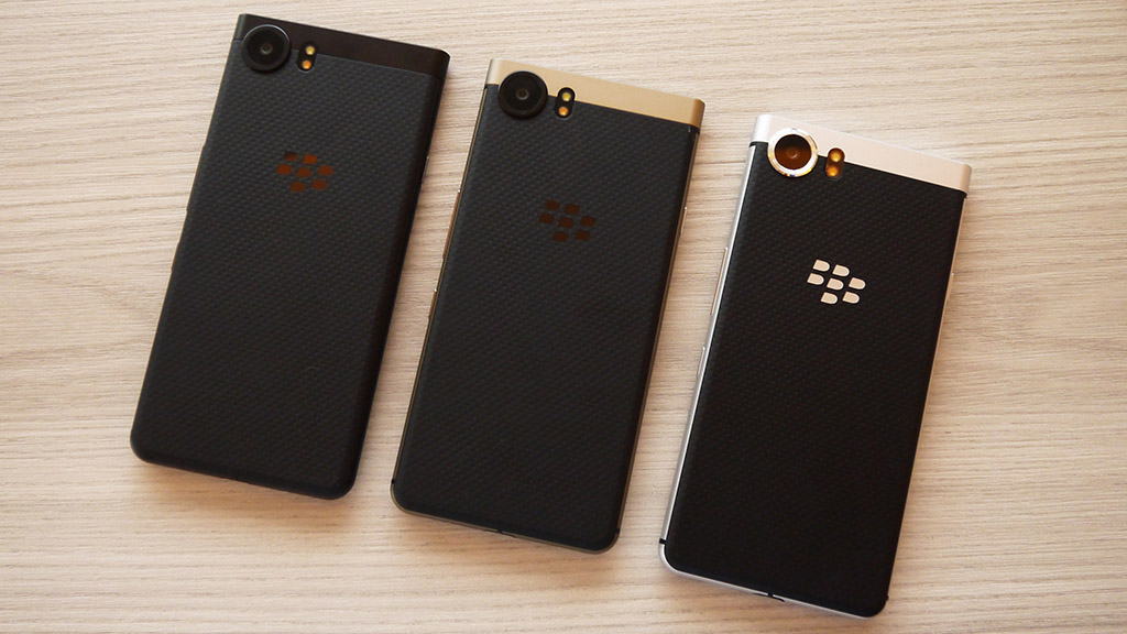CES 2018: Cận cảnh
BlackBerry KEYone phiên bản màu đồng Bronze Edition, bỏ thẻ
microSD, có Dual SIM