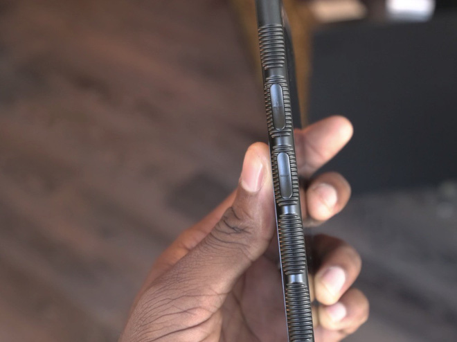 Hình ảnh trên tay
đầu tiên của RED Hydrogen One chiếc điện thoại đến từ tương
lai, giá 1.200 USD