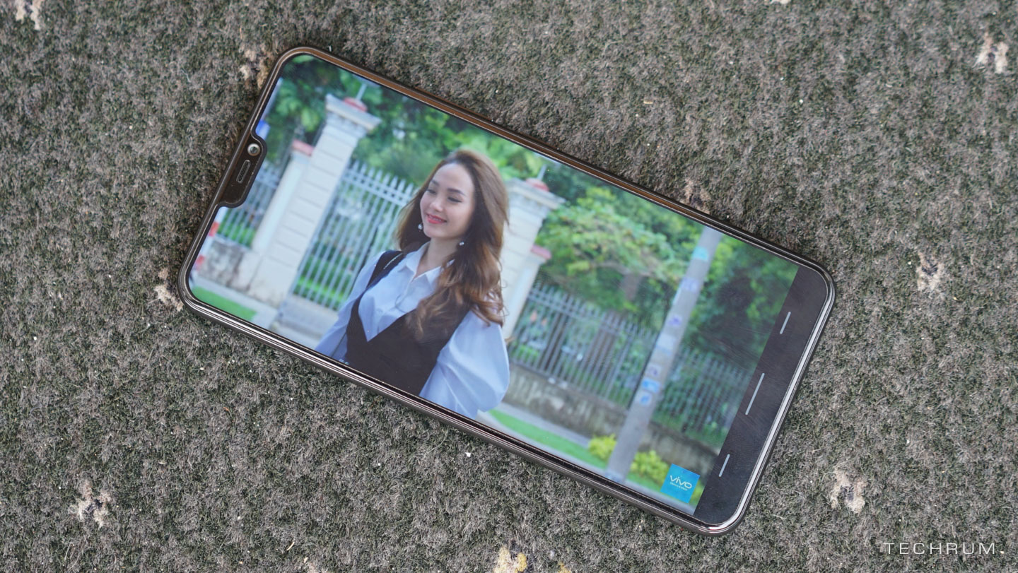 Vivo giới thiệu V9
tại Việt
Nam: Camera selfie AI 24MP, CPU Snapdragon 626, giá
7.990.000VNĐ