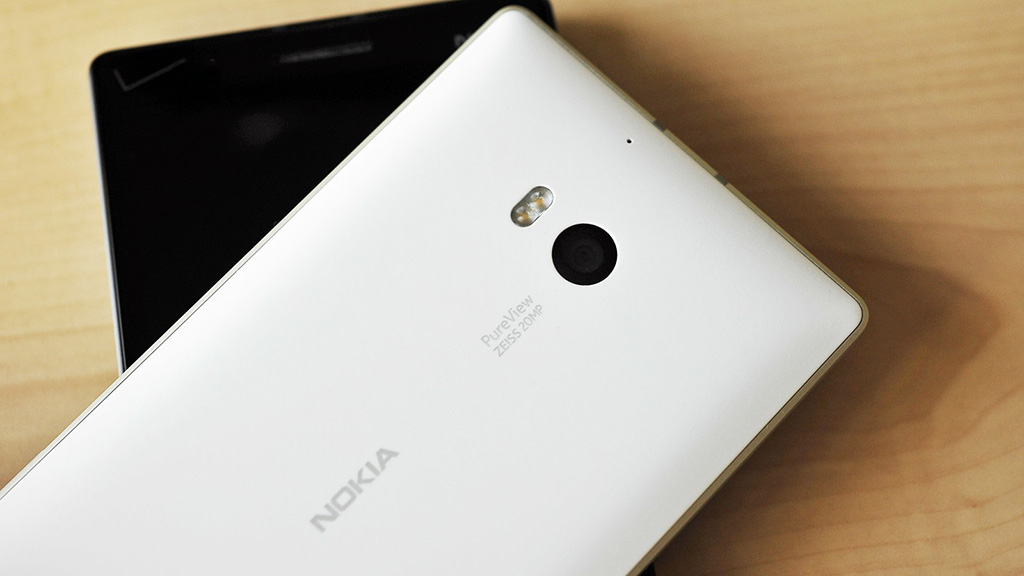 Rò rỉ mặt lưng của chiếc Nokia Android One mới với thiết kế gợi nhớ các mẫu Lumia