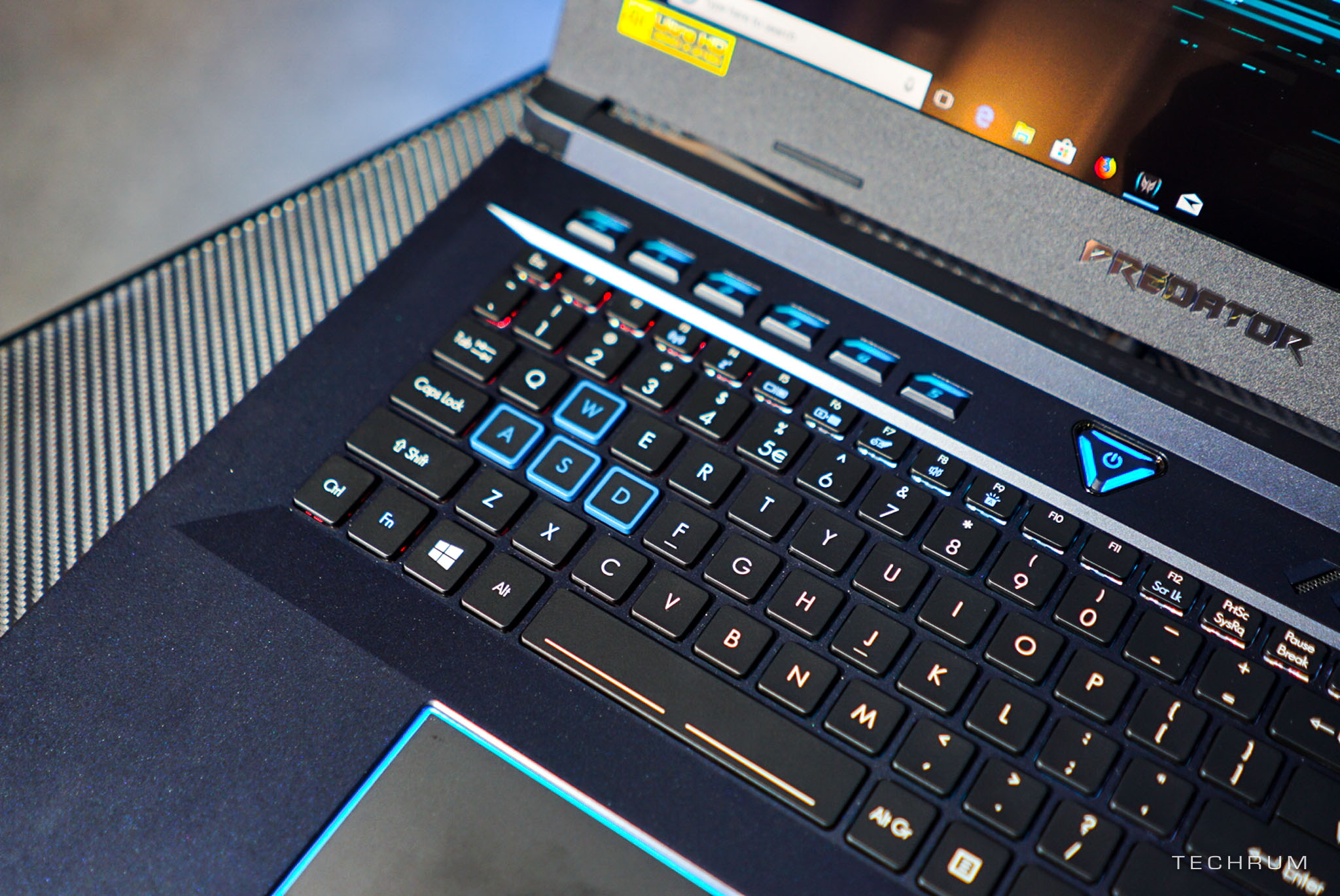 [Computex 2018] Cận
cảnh bộ đôi gaming laptop Predator Helios 500 & Helios
300 cấu hình khủng của Acer