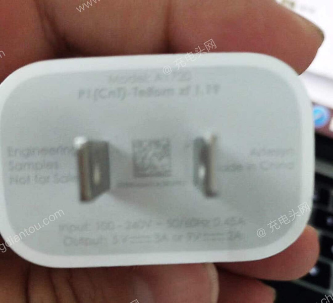 Lộ ảnh củ sạc nhanh
USB-C 18W mà Apple dự tính trang bị cho iPhone 2018