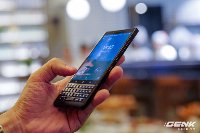 Blackberry Key2 chính
thức ra mắt tại Việt Nam: Bàn phím vật lý, camera kép, giá
17 triệu đồng
