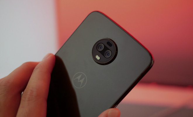 Motorola ra mắt Moto
Z3 với Snapdragon 835, RAM 4GB, cảm biến vân tay ở cạnh bên,
hỗ trợ 5G, giá 480 USD