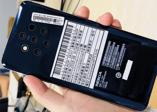 Nokia 9 lộ hình ảnh
trên tay với cụm 5 camera phía sau, sử dụng ống kính ZEISS