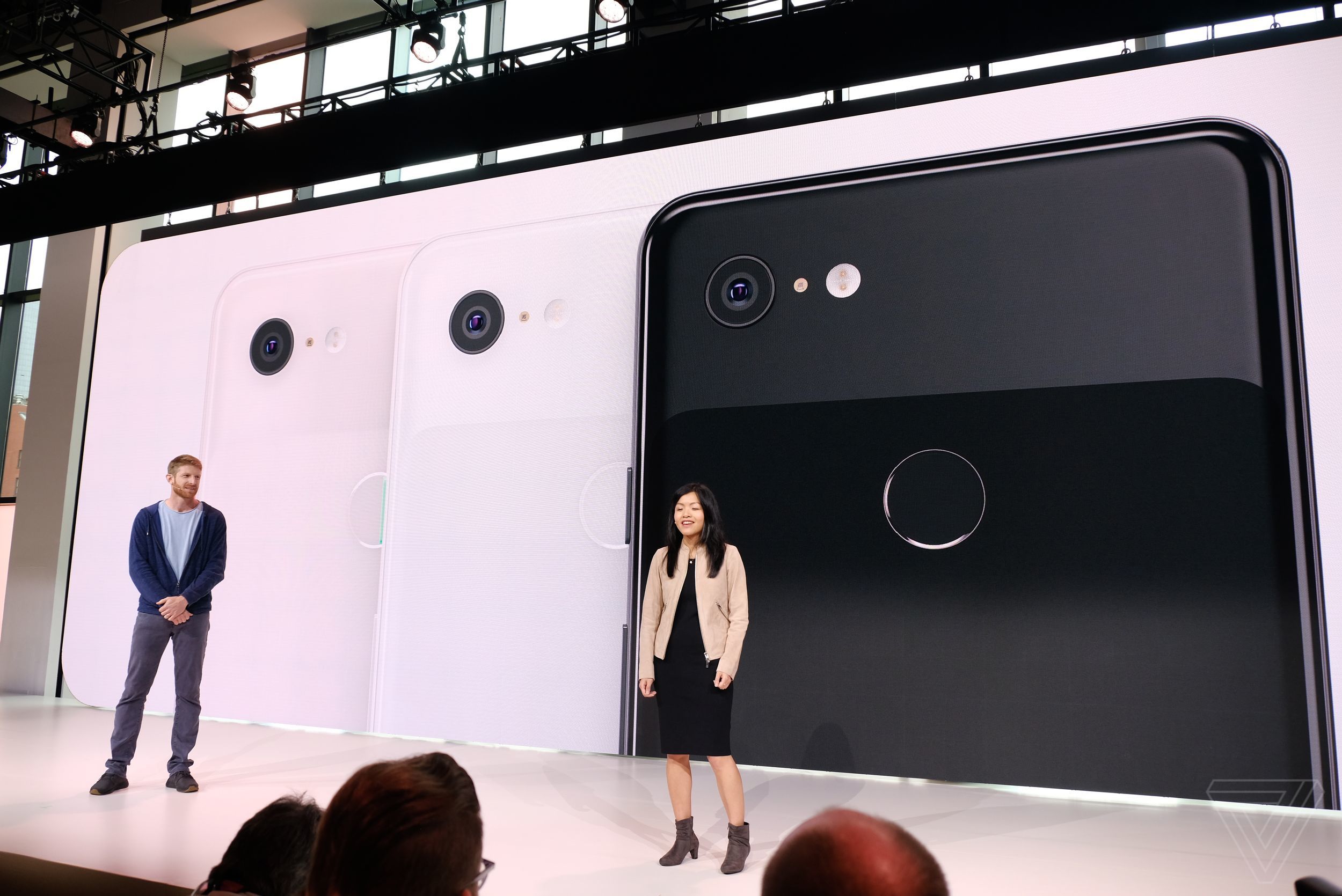 Google Pixel 3 và
Pixel 3 XL chính thức được ra mắt với Snapdragon 845, 4GB
RAM, camera ngon hơn