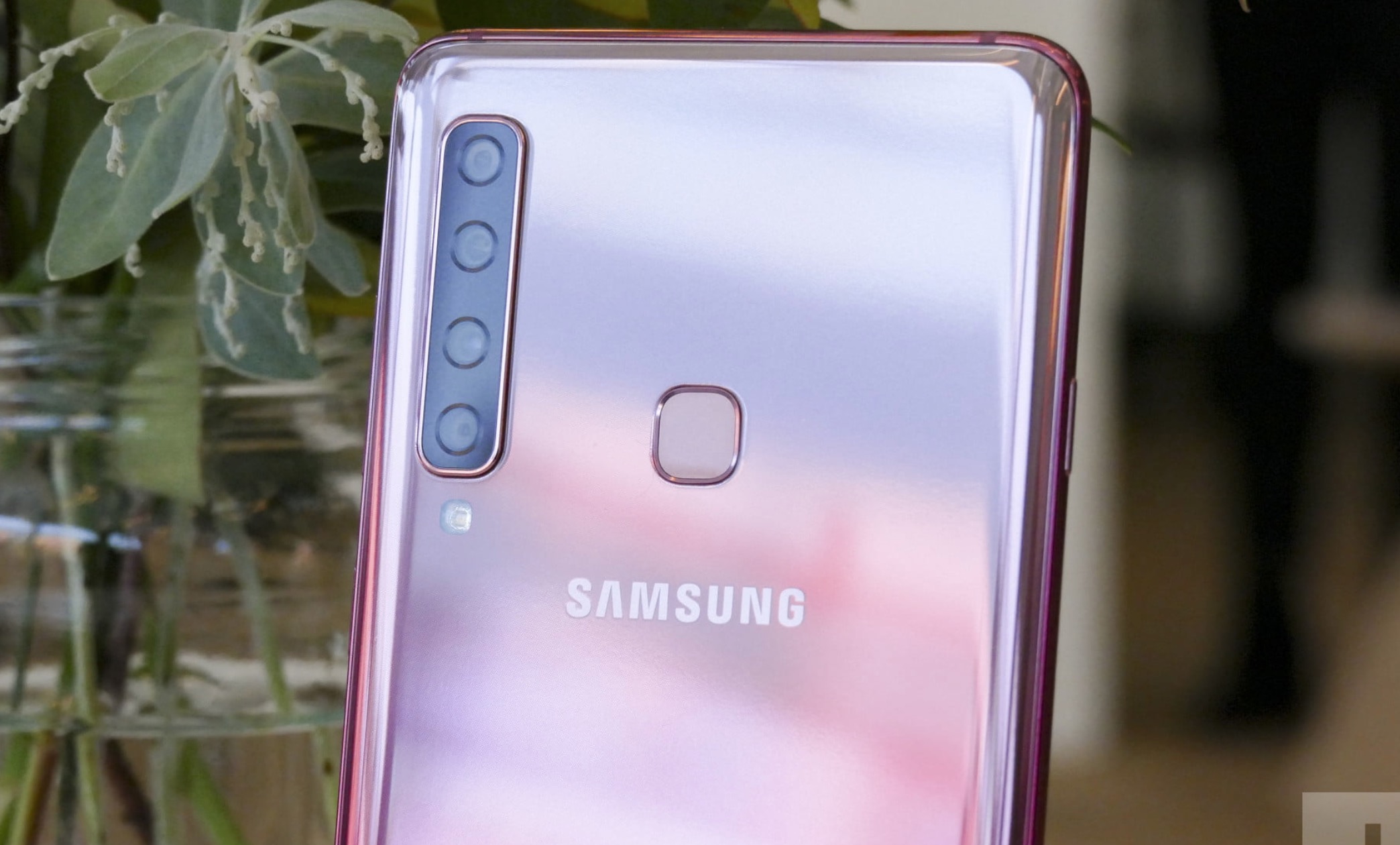Samsung chính thức ra mắt Galaxy A9 (2018) với 4 camera sau, Snapdragon 660, 6/8GB RAM, pin 3800mAh