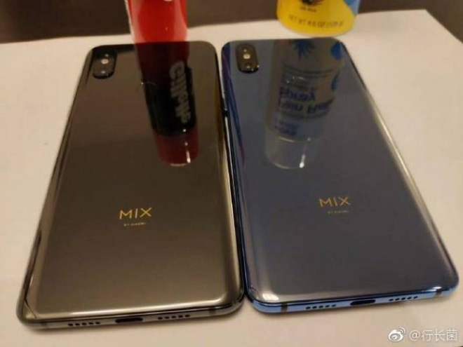 Mi MIX 3 sẽ được
Xiaomi trang bị tính năng quay slow-motion 960 fps như trên
Galaxy Note 9 và Xperia XZ2
