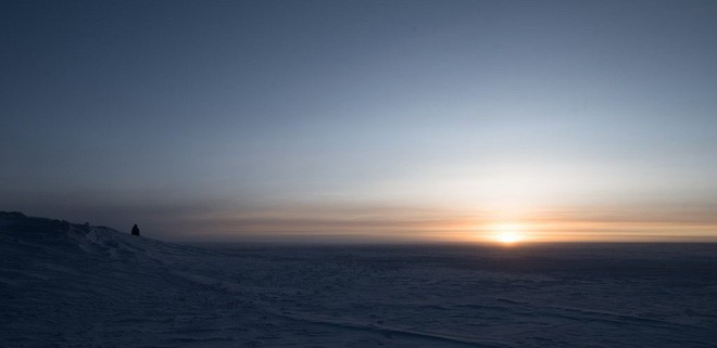 Cuộc sống đảo lộn ở
Nam Cực: vi khuẩn cũng chết cóng, cư dân không được đi tiểu
trong lúc tắm