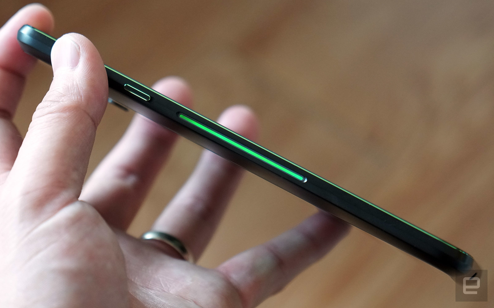 Xiaomi chính thức ra mắt BlackShark Helo:
smartphone đầu tiên trên thế giới sở hữu 10GB RAM, giá chỉ
14 triệu
