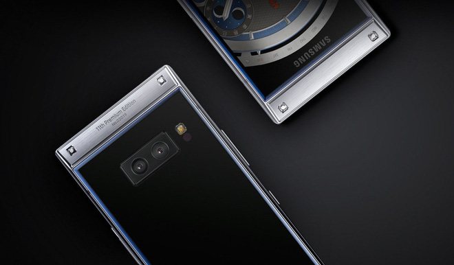 Samsung W2019,
smartphone nắp gập, hai màn hình, hai camera, cùng vi xử lý
Snapdragon 845