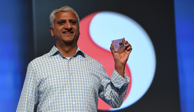 Qualcomm ra mắt chipset 7nm cho PC đầu tiên trên
thế giới: hỗ trợ Windows 10 Enterprise, kết nối 2 màn 4K, hỗ
trợ tối đa 16GB RAM, có sạc nhanh