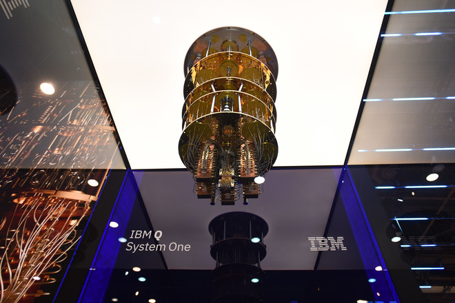 [CES 2019] Cùng chiêm
ngưỡng tuyệt tác máy tính lượng tử 20-qubit IBM Q System
One