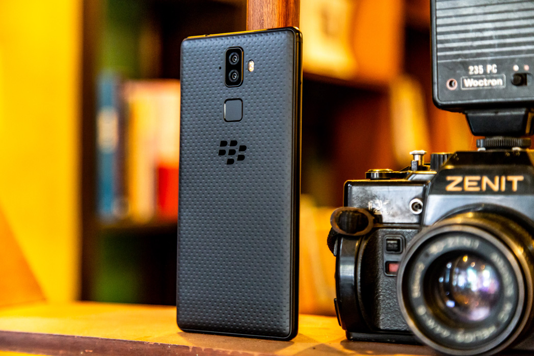 BlackBerry Evolve
chính thức trình làng tại Việt Nam: Smartphone full cảm ứng,
siêu bảo mật, giá 8 triệu