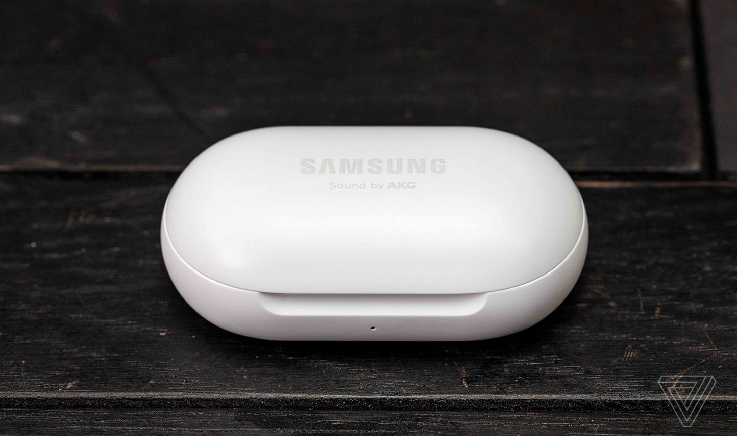 Samsung ra mắt Galaxy
Buds với giá giá 3 triệu đồng: Âm thanh được AKG tinh chỉnh
và có thể làm điều mà AirPods không thể