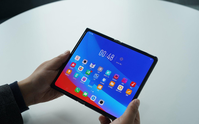 [MWC 2019] Oppo công
bố smartphone màn hình gập của mình với thiết kế tương tự
Huawei Mate X