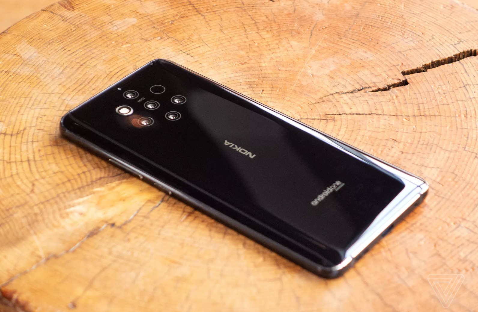 [MWC 2019] Nokia 9 PureView ra mắt sau nhiều lần lỡ hẹn: Snapdragon 845, 5 camera sau, giá 16 triệu đồng