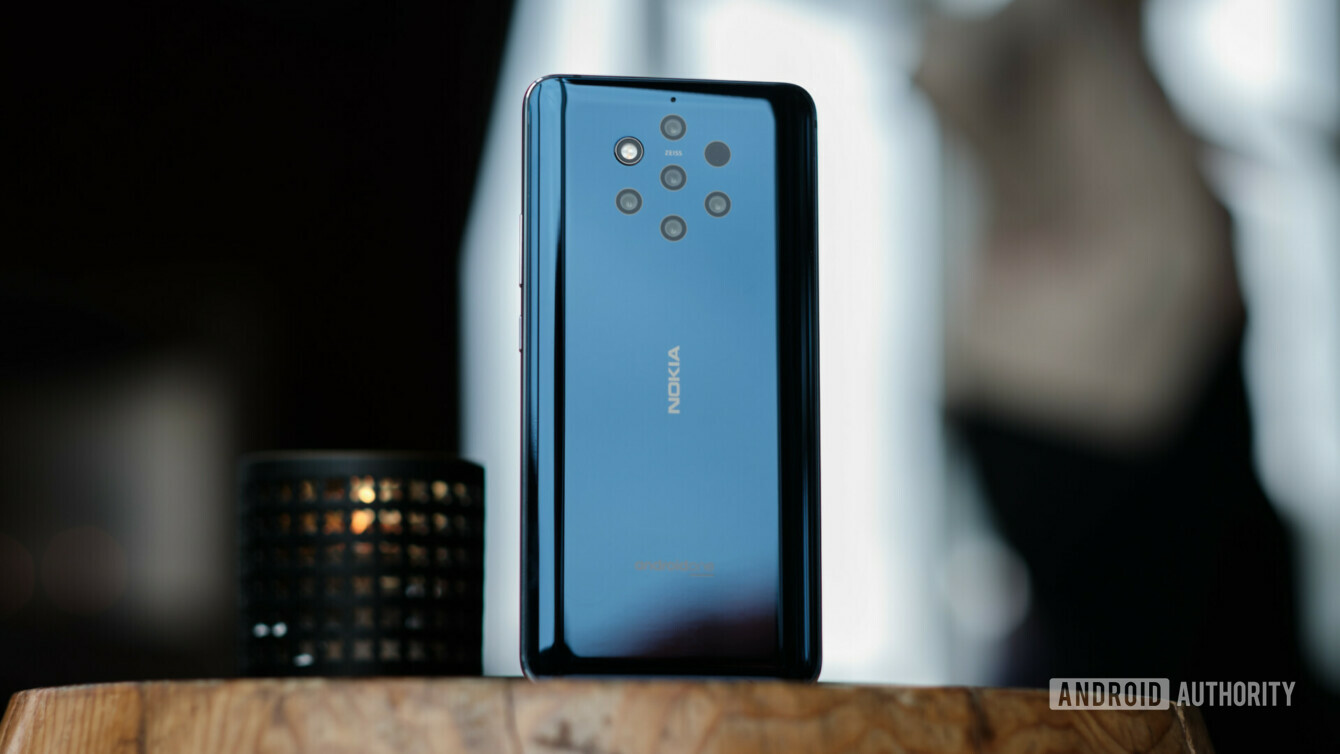 [MWC 2019] Nokia 9
PureView ra mắt sau nhiều lần lỡ hẹn: Snapdragon 845, 5
camera sau, giá 16 triệu đồng