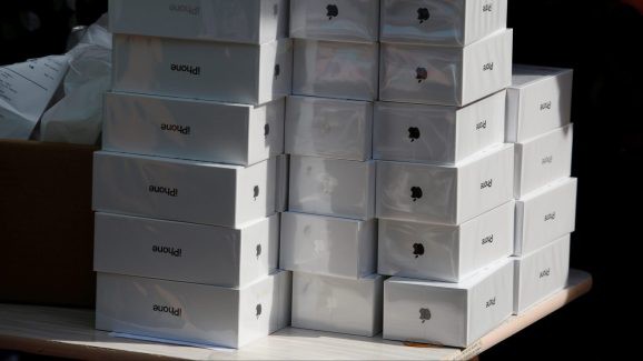 Apple tiếp tục giảm
giá iPhone lần thứ 2 tại Trung Quốc, iPhone XS Max giảm tới
300 USD