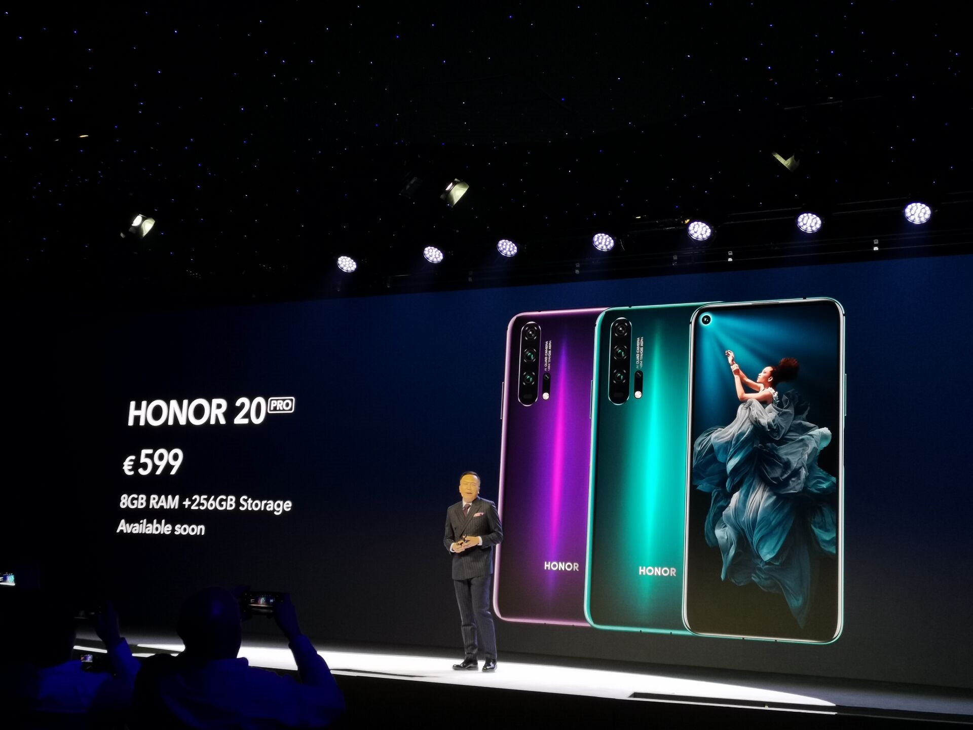 Honor 20/20 Pro ra mắt: màn hình đục lỗ, 4
camera sau, hỗ trợ dải nhạy sáng ISO lên đến 204800, giá từ
13 triệu