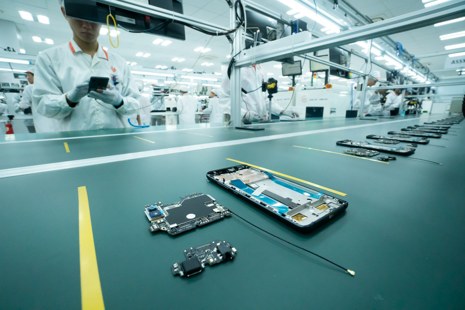 Vingroup khởi công
nhà máy sản xuất smartphone công suất 125 triệu máy/ năm