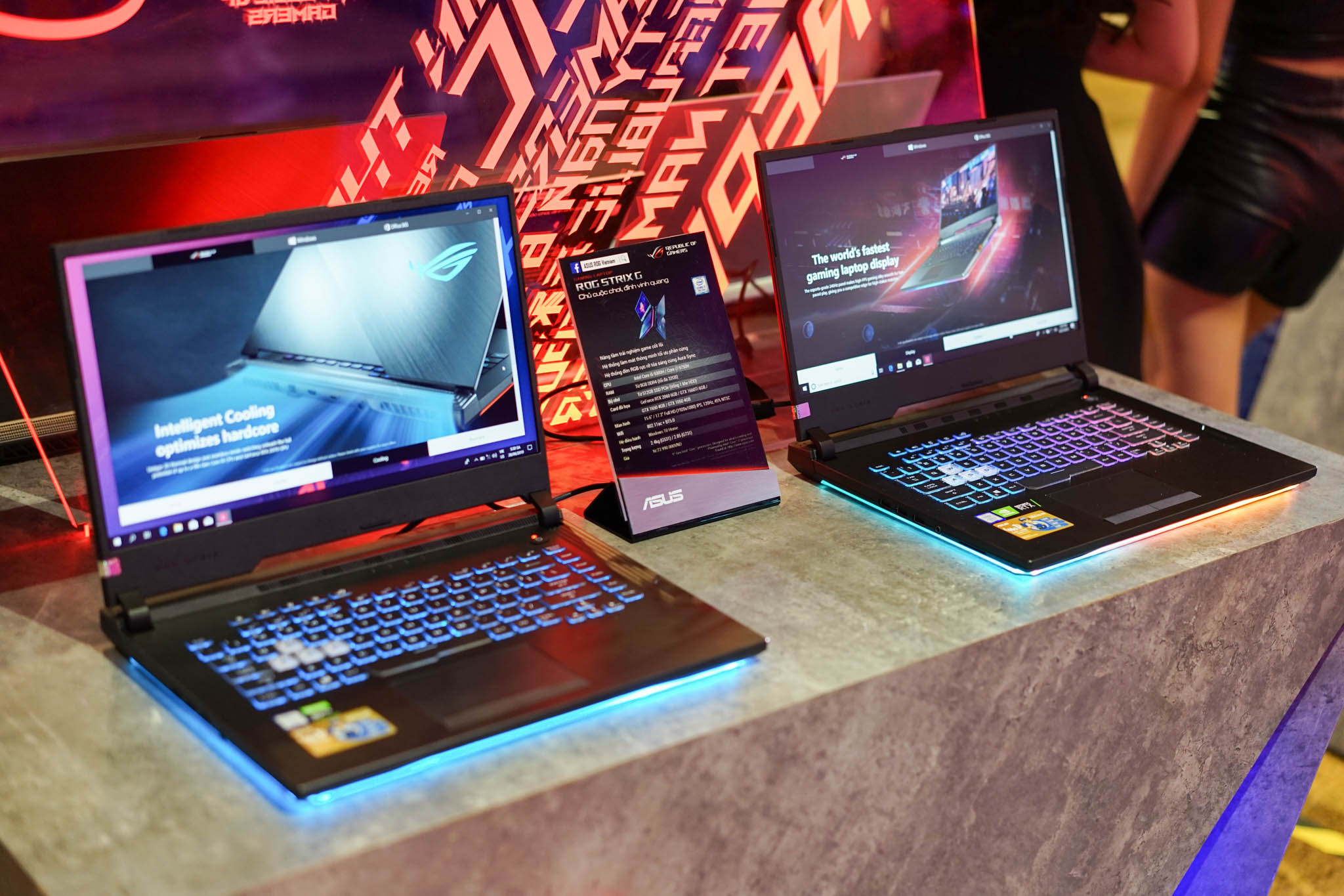 ASUS ROG giới thiệu
laptop gaming dùng Intel Core thế hệ 9 tại sự kiện BE
UNSTOPPABLE